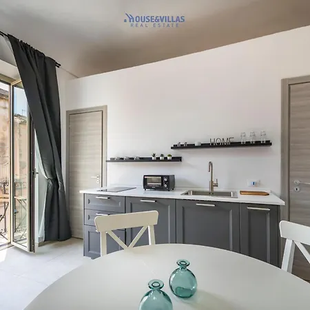 House & - Demetra * Noto